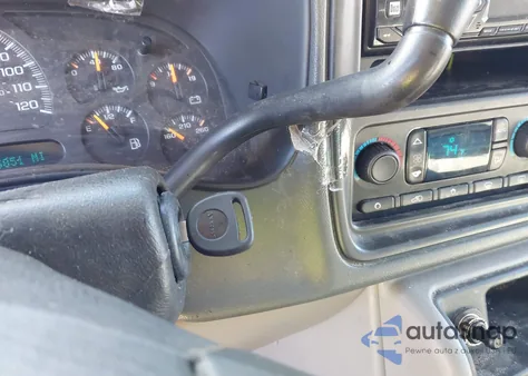 2005 Chevrolet Suburban 1500 Z71 z USA, uszkodzony, nr VIN 3GNEC16Z45G174771